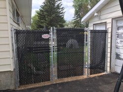 Chainlink with Black Toplock Slats